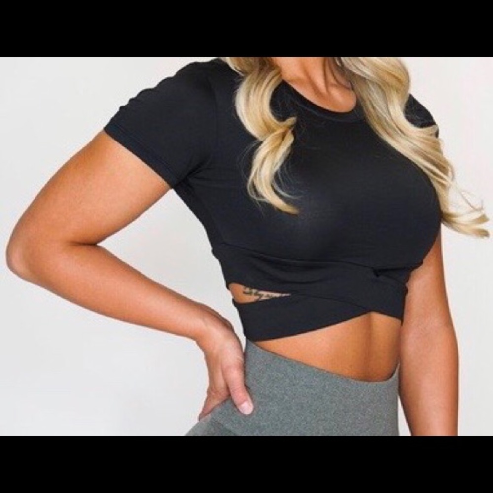 NVGTN Active Criss Cross Crop